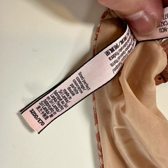Victoria's Secret Women's 32DD Tan Beige Lined Perfect Coverage Bra Underwire - Picture 5 of 8